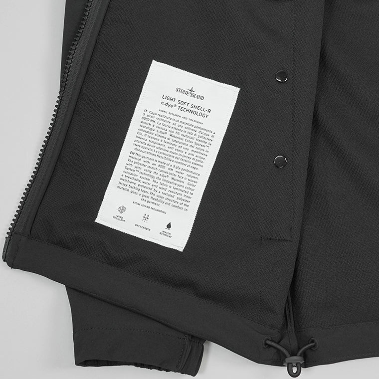 STONE ISLAND メンズ ブルゾン LIGHT SOFT SHELL R e dye TECHNOLOGY K1S154100010 S0A22 ブラック V0029