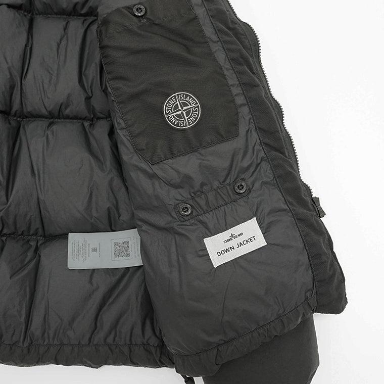 STONE ISLAND メンズ ダウンジャケット GARMENT DYED CRINKLE REPS NY K2S154100010 S0A23 ブラック V0029