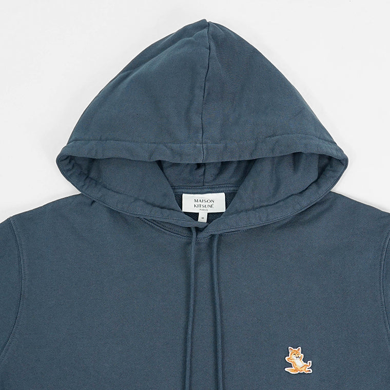 【2024AW CLEARANCE SALE】 MAISON KITSUNE メンズ パーカー CHILLAX PATCH REGULAR HOODIE LM00706 KM0001 INK BLUE ネイビー P476