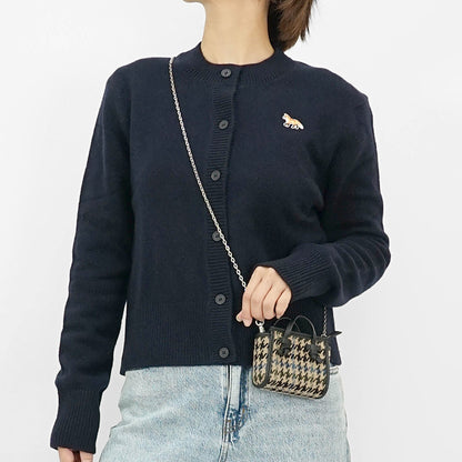 【2024AW CLEARANCE SALE】 MAISON KITSUNE レディース カーディガン BABY FOX PATCH FITTED CARDIGAN LW00508 KT1006 NAVY ネイビー P480