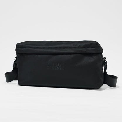 MM6 Maison Margiela KIDS キッズ ショルダーバッグ NYLON CROSSBODY BAG M60822 P6416 ブラック T8013