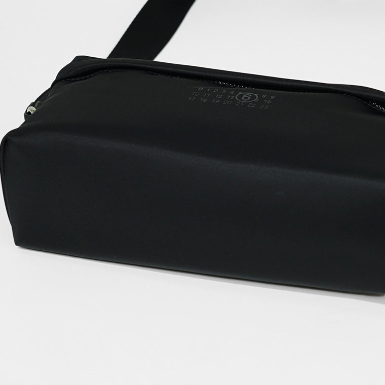MM6 Maison Margiela KIDS キッズ ショルダーバッグ NYLON CROSSBODY BAG M60822 P6416 ブラック T8013