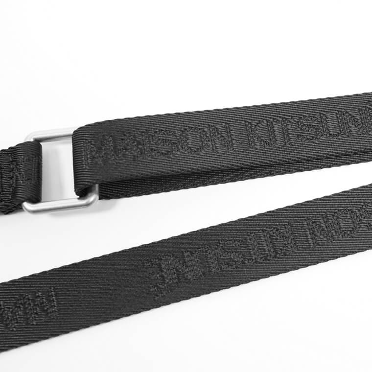 MAISON KITSUNE メンズ レディース ネックポーチ THE TRAVELLER NECK POUCH MM05362 WQ1001 BLACK ブラック P199