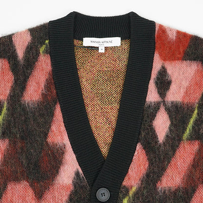 【2024AW CLEARANCE SALE】 MAISON KITSUNE メンズ カーディガン GRAPHIC MOHAIR JACQUARD CARDIGAN NM00502 KM0323 PECAN PASTURE ROSE パステルローズ B259