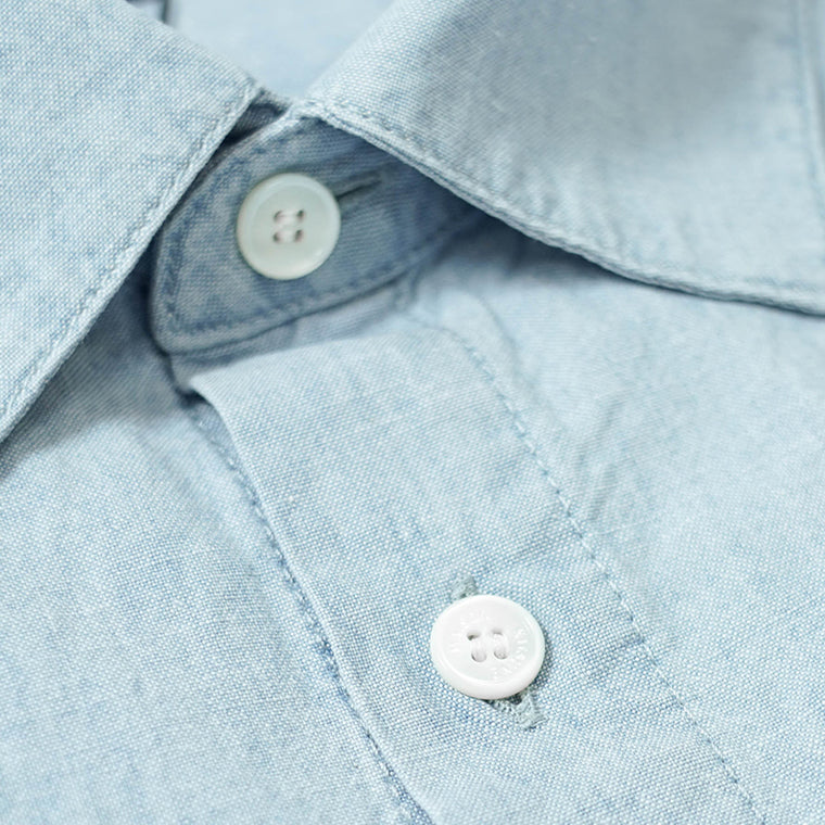 【SUMMER FINAL SALE】 MAISON KITSUNE メンズ 半袖シャツ RELAXED SHORT SLEEVE SHIRT OM00424 WC5006 INDIGO ライトブルー P470