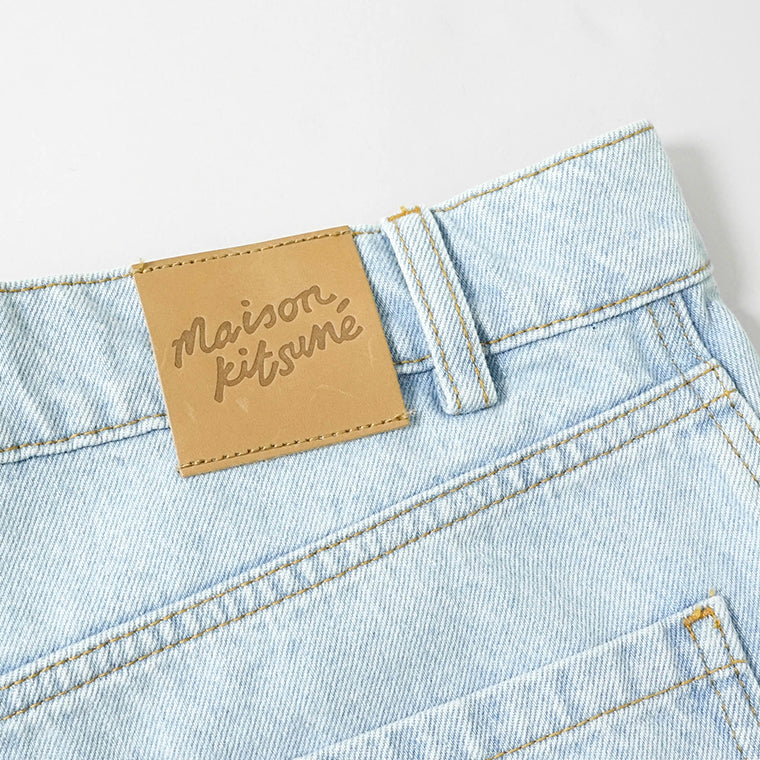 【SUMMER FINAL SALE】 MAISON KITSUNE メンズ ジーンズ RELAXED DENIM JEANS OM01105 WD4009 LIGHT WASH ウォッシュブルー 0203