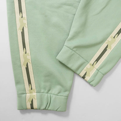 【SUMMER FINAL SALE】 MAISON KITSUNE メンズ スウェットパンツ FLASH FOX TRACK PANTS OM01126 KM0322 VERT DE GRIS グリーン 0078