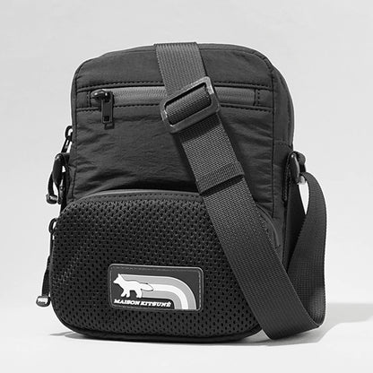 MAISON KITSUNE メンズ レディース ショルダーバッグ FLASH FOX CROSSBODY POUCH OM05174 WQ4034 BLACK ブラック P199