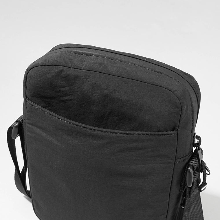 MAISON KITSUNE メンズ レディース ショルダーバッグ FLASH FOX CROSSBODY POUCH OM05174 WQ4034 BLACK ブラック P199
