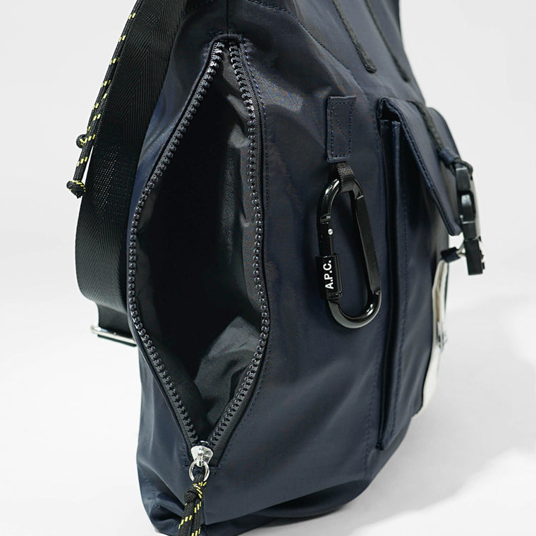 A.P.C. ネイビー ボディバッグ trek H62219 A.P.C.（アーペーセー） APC A.P.C. クロスボディバッグ banane trek