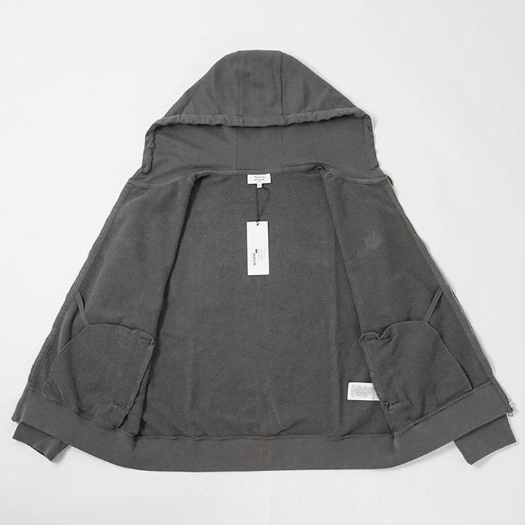 MAISON KITSUNE メンズ ジップアップパーカー FOX HEAD ZIPPED OVERSIZE HOODIE PM02138 KM0340 CHARCOAL チャコール P180