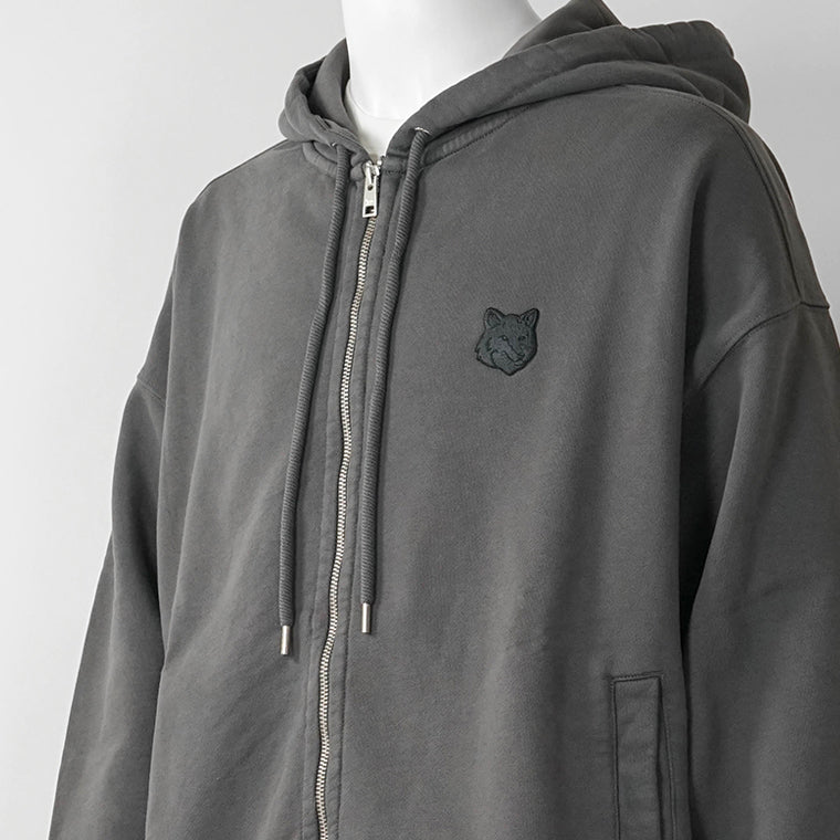MAISON KITSUNE メンズ ジップアップパーカー FOX HEAD ZIPPED OVERSIZE HOODIE PM02138 KM0340 CHARCOAL チャコール P180