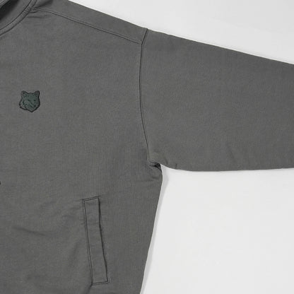 MAISON KITSUNE メンズ ジップアップパーカー FOX HEAD ZIPPED OVERSIZE HOODIE PM02138 KM0340 CHARCOAL チャコール P180
