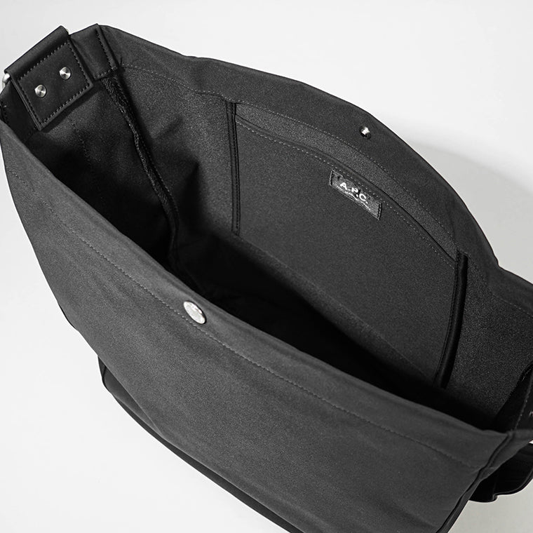 A.P.C. メンズ レディース ショルダーバッグ JOURNAL PSAKR M61939 NOIR ブラック LZZ