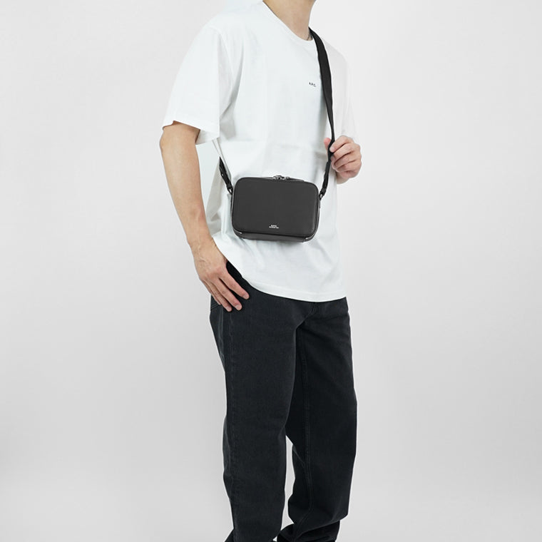 アーペーセー A.P.C. メンズ レディース ショルダーバッグ ブラック 店