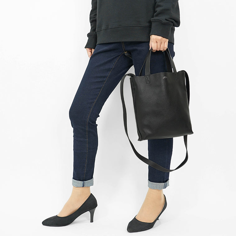 アーペーセー A.P.C. レディース メンズ トートバッグ ブラック