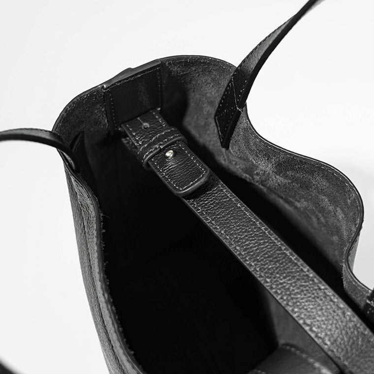 アーペーセー A.P.C. レディース メンズ トートバッグ ブラック