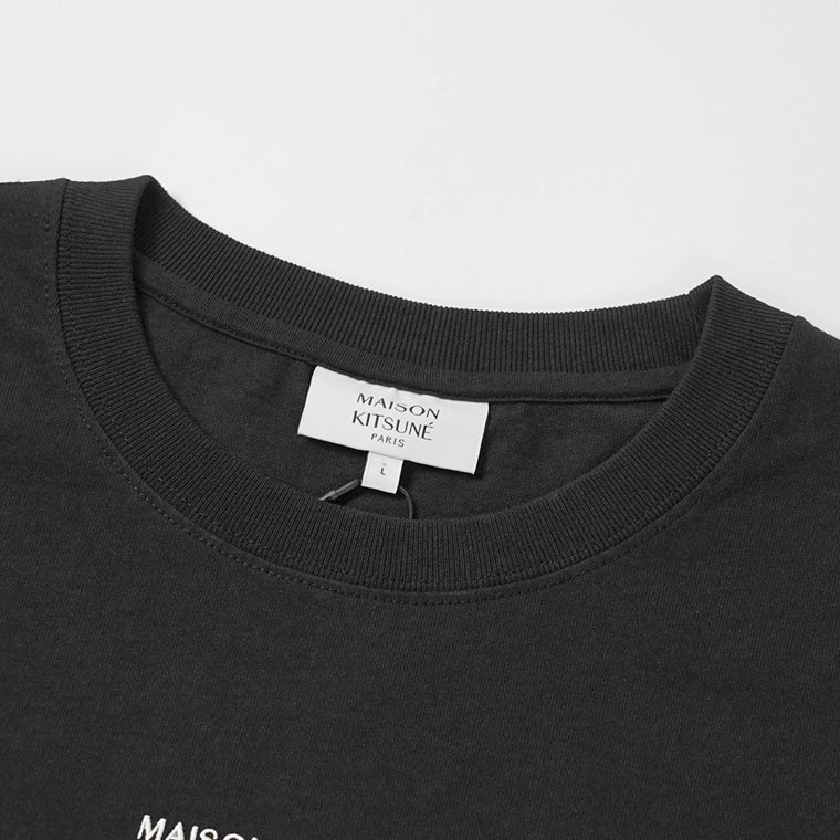 【2026SS SUMMER SALE】MAISON KITSUNE メンズ Tシャツ MAISON KITSUNE PARIS COMFORT TEE SHIRT QM00100 KJ7025 2カラー