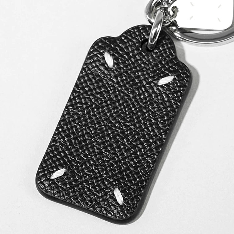 Maison Margiela メンズ レディース キーリング FOUR STITCHES TAG KEYRING SA2UA0014 P4745 2カラー
