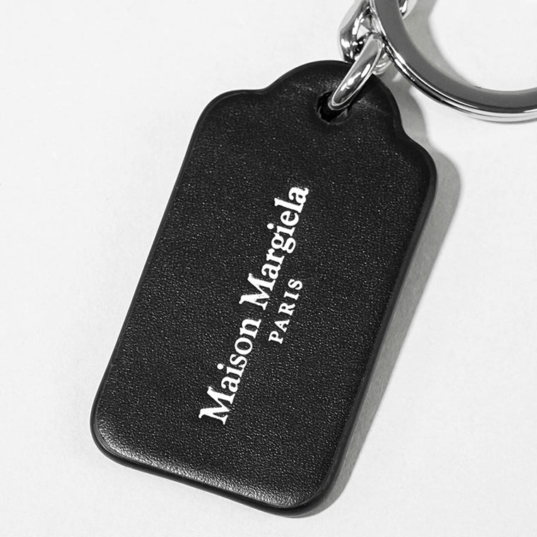 Maison Margiela メンズ レディース キーリング FOUR STITCHES TAG KEYRING SA2UA0014 P4745 ブラック T8013