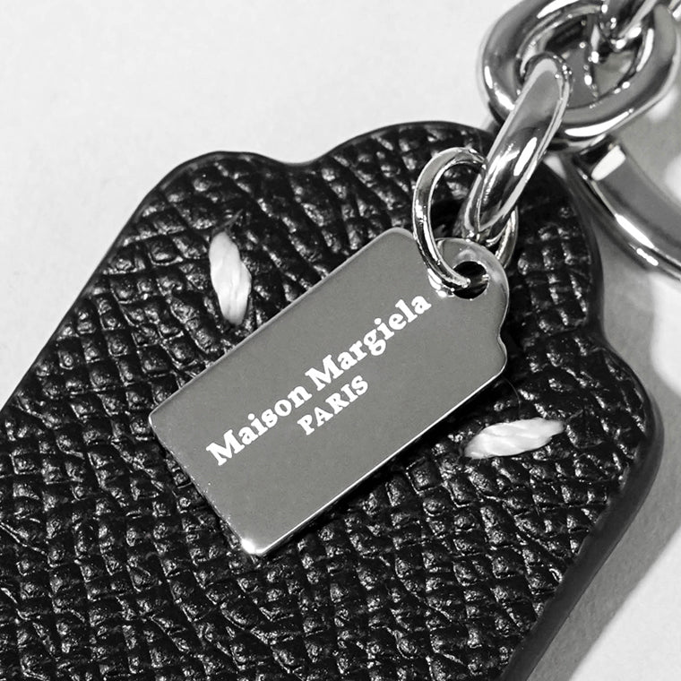 Maison Margiela メンズ レディース キーリング FOUR STITCHES TAG KEYRING SA2UA0014 P4745 ブラック T8013