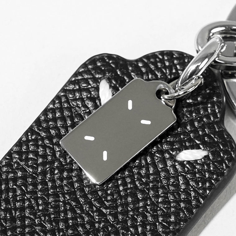 Maison Margiela メンズ レディース キーリング FOUR STITCHES TAG KEYRING SA2UA0014 P4745 ブラック T8013