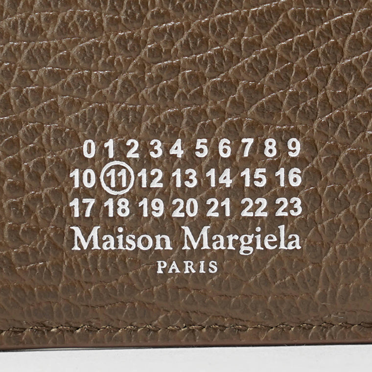 【SUMMER FINAL SALE】 Maison Margiela レディース メンズ 3つ折り財布 SA3UI0010 P4455 FIELD ブラウン T2181