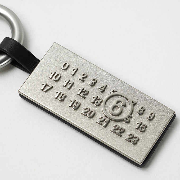 MM6 Maison Margiela レディース メンズ キーリング NUMERIC TAG KEYRING SA5UA0005 P8885 2カラー