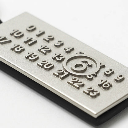 MM6 Maison Margiela レディース メンズ キーリング NUMERIC TAG KEYRING SA5UA0005 P8885 2カラー