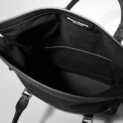 Maison Margiela メンズ レディース ショルダーバッグ 5AC DAILY VERTICAL SMALL SB1WA0013 P4348 ブラック T8013