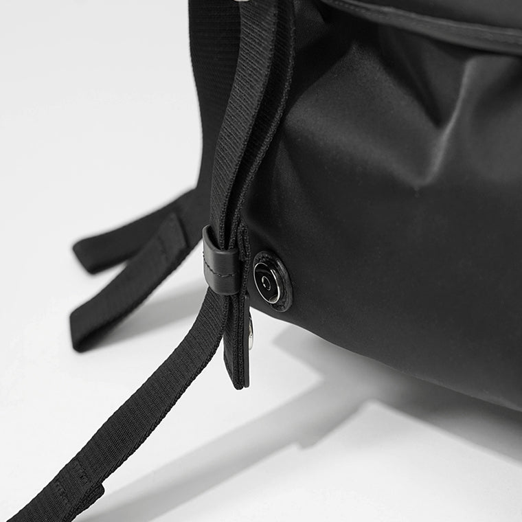 Maison Margiela メンズ レディース バックパック HIGH TECH MEDIUM BACKPACK SB1WA0016 P6763 ブラック T8013