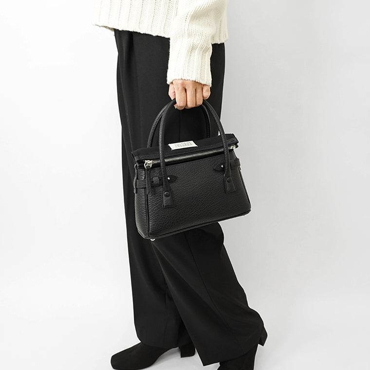 Maison Margiela レディース ショルダーバッグ 5AC EAST WEST SMALL HANDBAG SB1WD0034 P4348 ブラック T8013