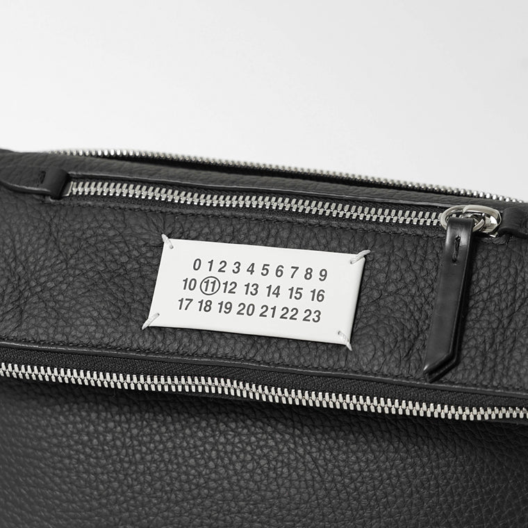 Maison Margiela メンズ レディース ショルダーバッグ 5AC LEATHER SHOULDER BAG SMALL SB1WG0003 P4746 ブラック T8013