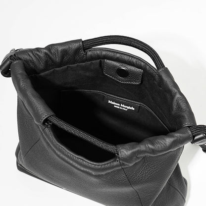 Maison Margiela レディース メンズ ショルダーバッグ SOFT 5AC DRAWSTRING BAG SMALL SB1WG0044 P4746 ブラック T8013