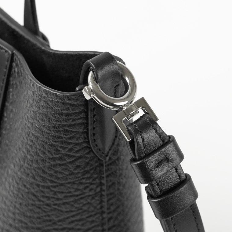 Maison Margiela レディース メンズ ショルダーバッグ SB1WG0081 P8611 BLACK ブラック H0015