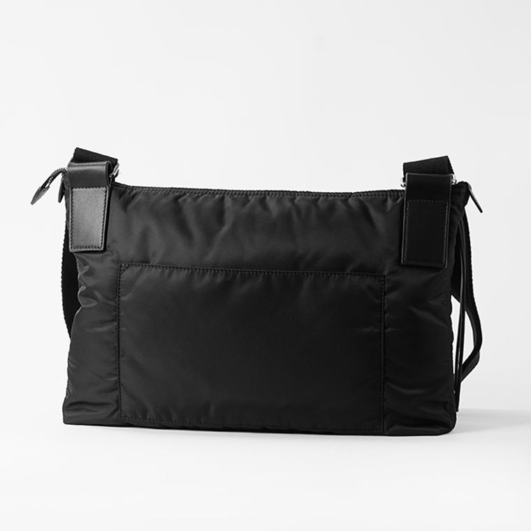 Maison Margiela メンズ レディース ショルダーバッグ ZIP COMPUTER BAG EAST WEST SB1WG0096 P9226 ブラック H0015