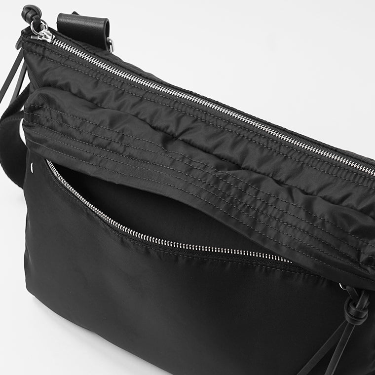 Maison Margiela メンズ レディース ショルダーバッグ ZIP COMPUTER BAG EAST WEST SB1WG0096 P9226 ブラック H0015