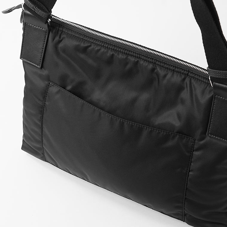 Maison Margiela メンズ レディース ショルダーバッグ ZIP COMPUTER BAG EAST WEST SB1WG0096 P9226 ブラック H0015