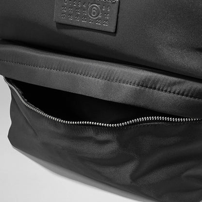 MM6 Maison Margiela レディース メンズ バックパック NYLON THREE POCKETS BACKPACK SB5WA0006 P6416 ブラック T8013