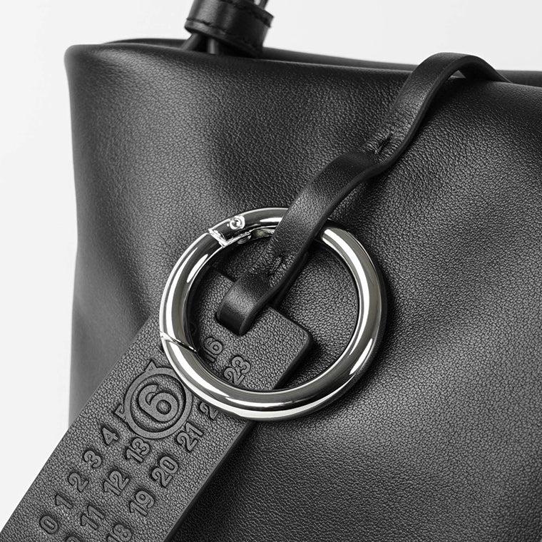 MM6 Maison Margiela レディース メンズ バッグ BAG SB5WF0016 P8805 ブラック T8013