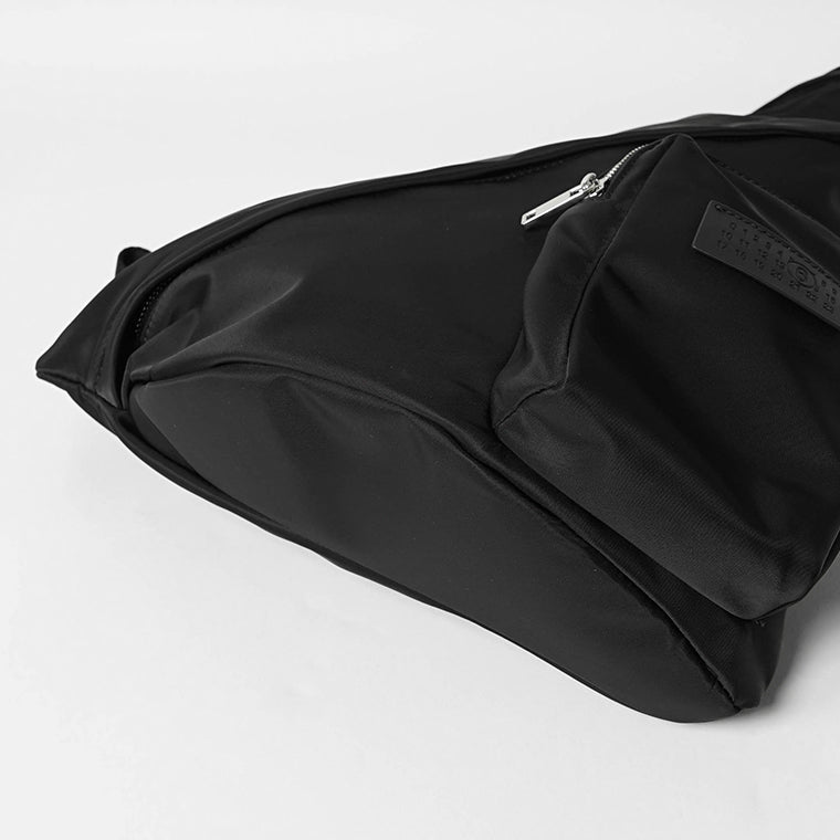 MM6 Maison Margiela レディース メンズ ワンショルダーバッグ NUMERIC SLING BACKPACK SB5WG0019 P8504 ブラック T8013