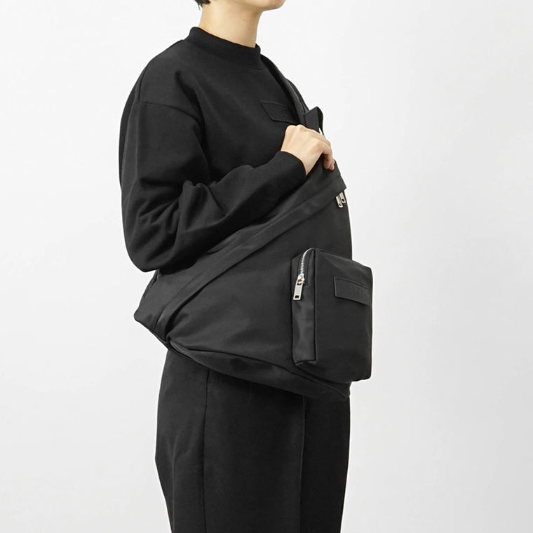 MM6 Maison Margiela レディース メンズ ワンショルダーバッグ NUMERIC SLING BACKPACK SB5WG0019 P8504 ブラック T8013