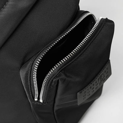 MM6 Maison Margiela レディース メンズ ワンショルダーバッグ NUMERIC SLING BACKPACK SB5WG0019 P8504 ブラック T8013