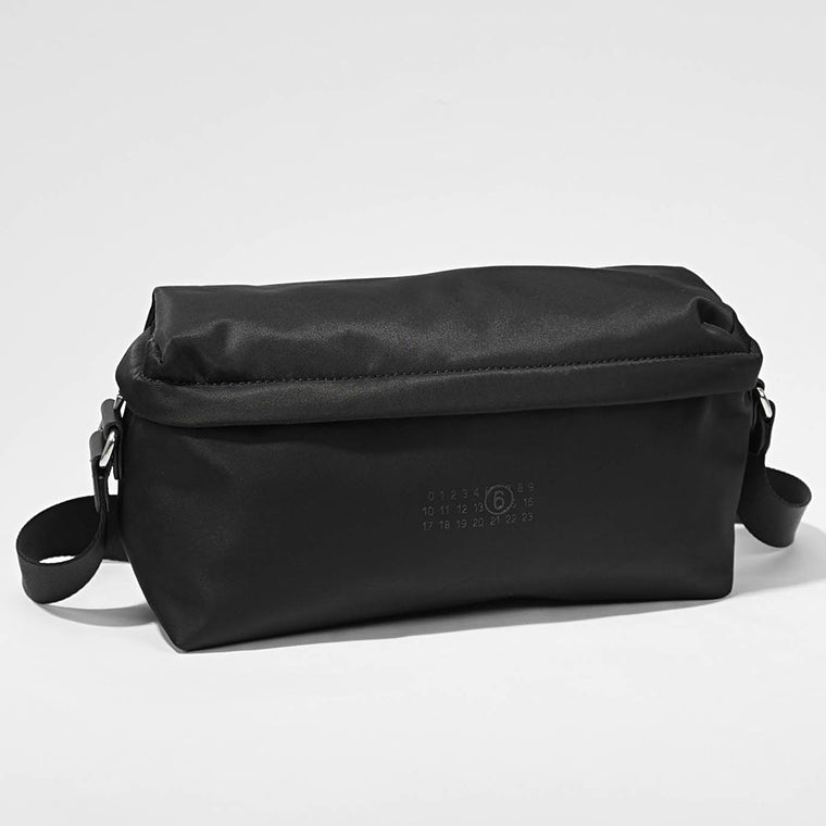 MM6 Maison Margiela レディース ショルダーバッグ NYLON CROSSBODY BAG SB5WG0023 P6416 ブラック T8013