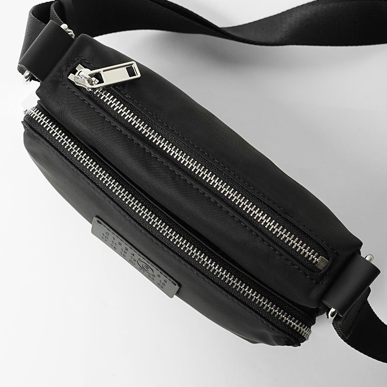 MM6 Maison Margiela レディース メンズ ショルダーバッグ SB5WG0023 P8504 BLACK ブラック T8013