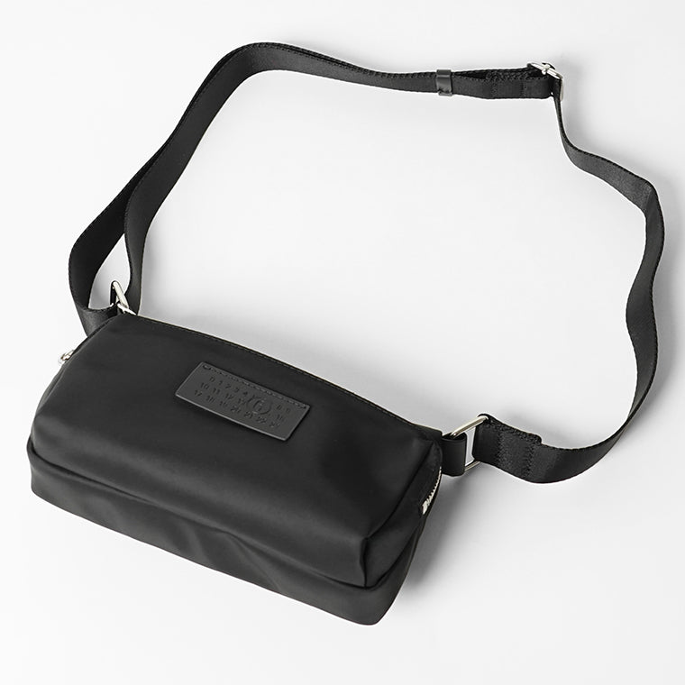 MM6 Maison Margiela レディース メンズ ショルダーバッグ SB5WG0023 P8504 BLACK ブラック T8013