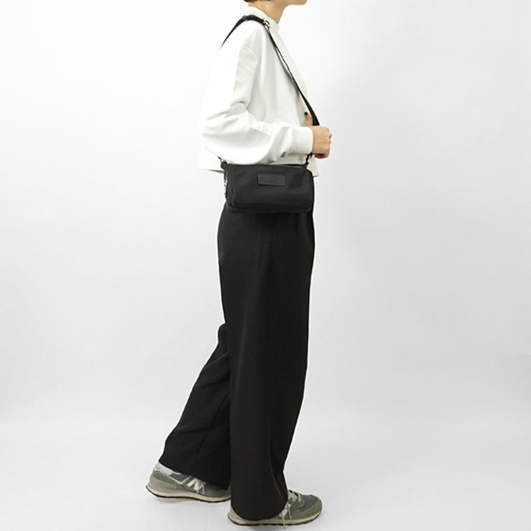 MM6 Maison Margiela レディース メンズ ショルダーバッグ SB5WG0023 P8504 BLACK ブラック T8013