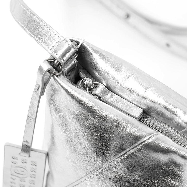【SUMMER FINAL SALE】 MM6 Maison Margiela レディース ショルダーバッグ JAPANESE FOLDED SHOULDER BAG SB5ZH0032 P7703 SILVER シルバー T9002