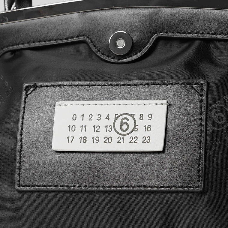 MM6 Maison Margiela レディース ショルダーバッグ REVERSE POCHETTE MINI SB6WF0008 P8503 BLACK BLACK ブラック HA751