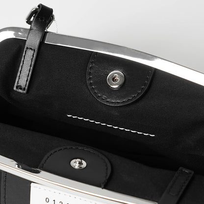 MM6 Maison Margiela レディース ショルダーバッグ REVERSE POCHETTE MINI SB6WF0008 P8503 BLACK BLACK ブラック HA751